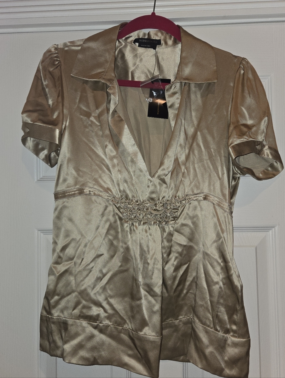 BCBGMaxAzria Champagne Silk Short Sleeve V-Neck Blouse with Embelished Waist